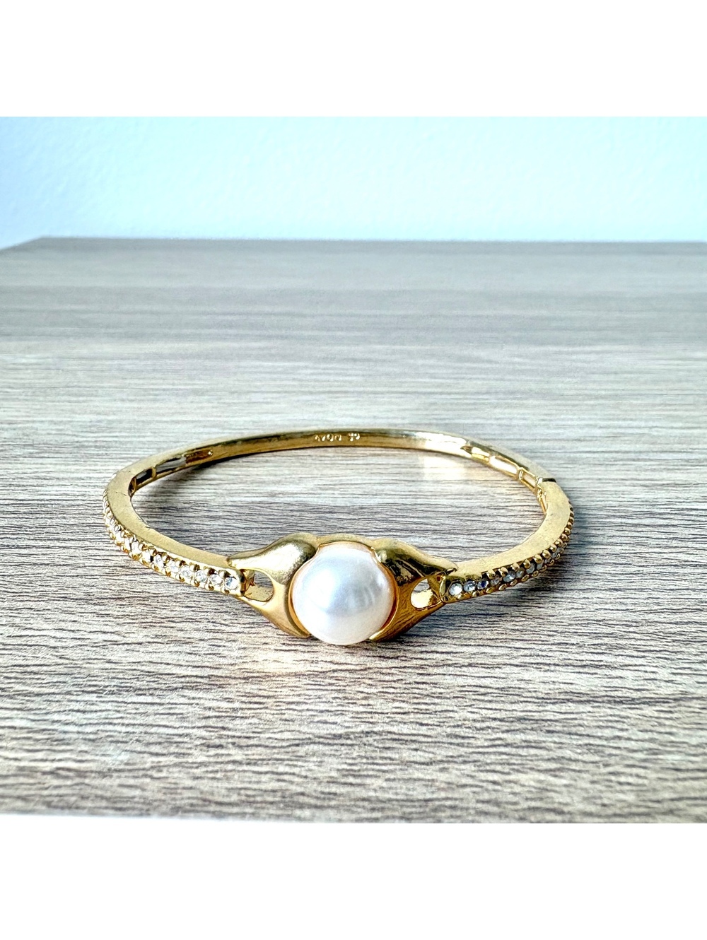 Vintage Gold Tone Faux Pearl Rhinestone Hinged Bangle Bracelet Elegant Statement